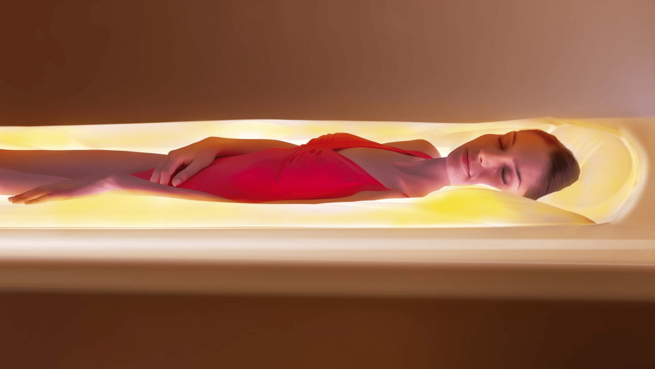Femme sur un Lit hydrosensoriel