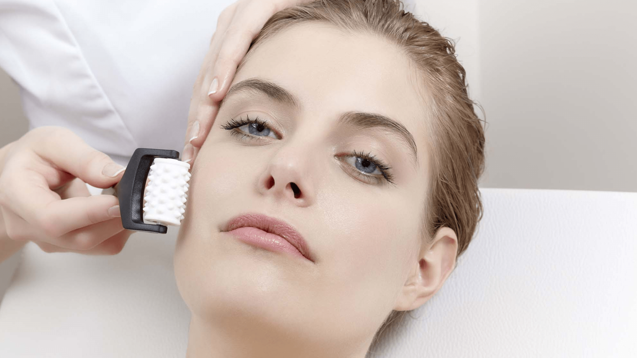 Femme pendant un soin mesoforce revitalisant