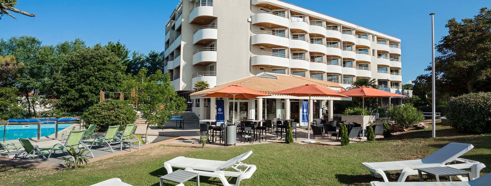 Façade Hôtel Valdys - les Pins****  Saint-Jean-de-Monts