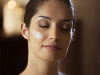 Mannequin femme soin visage