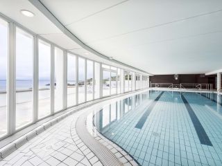 Piscine intérieure thalasso Douarnerez