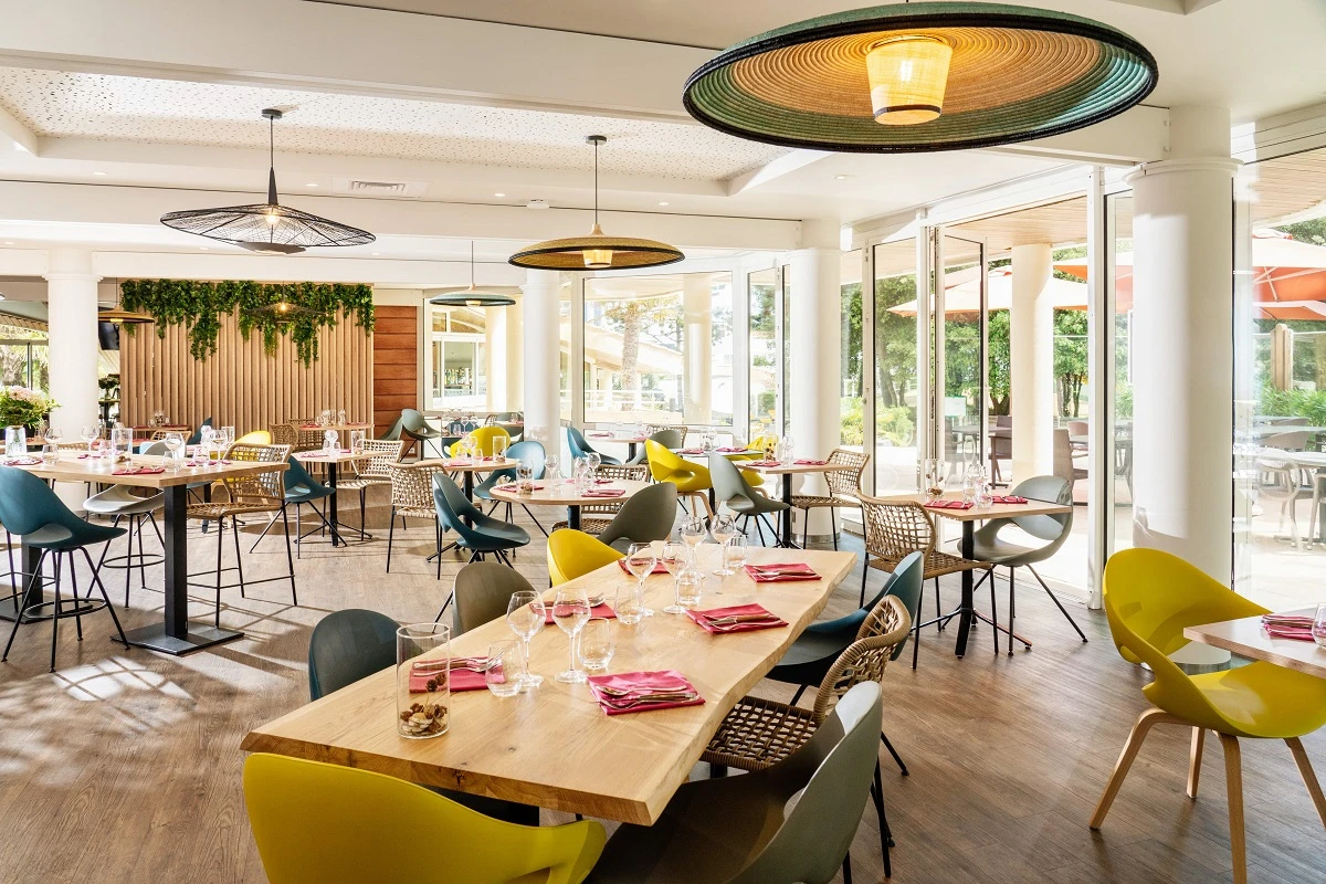 Restaurant Bois cendré Hotel les Pins**** thalasso et spa Valdys